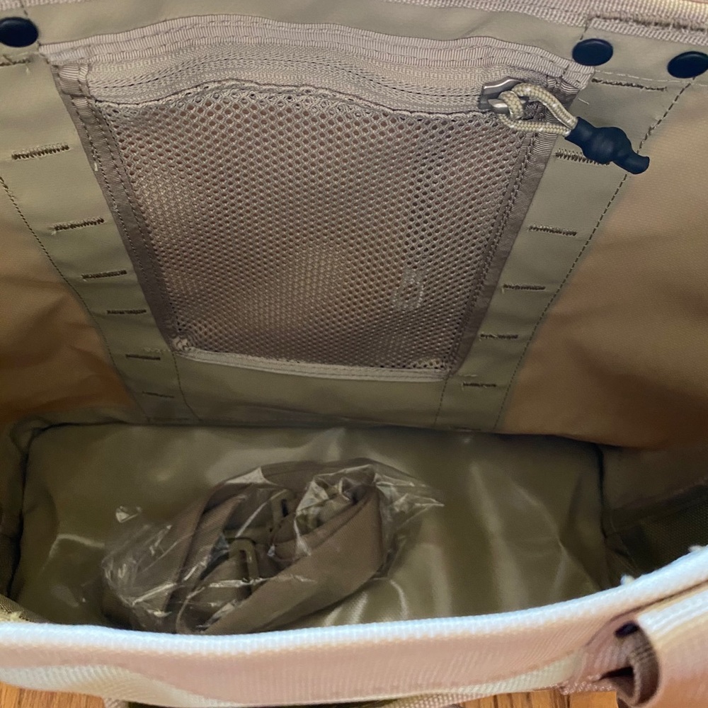 The North Face Explore Utility Tote Bag - Picture 5 of 5